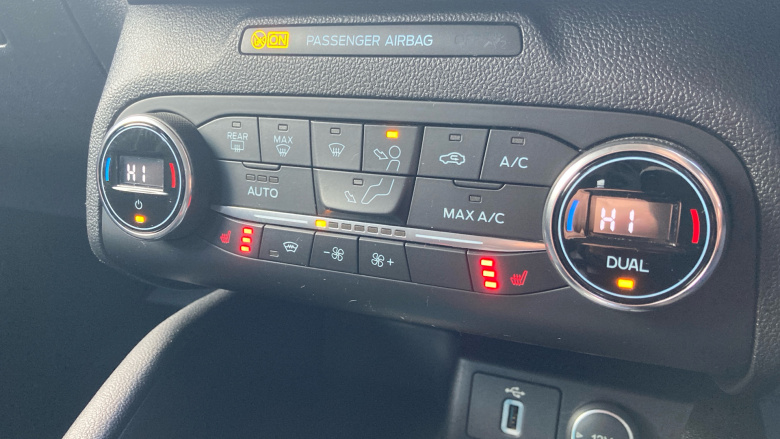 Ford Focus 1.5 EcoBoost 150 Titanium 5dr Auto Petrol Estate